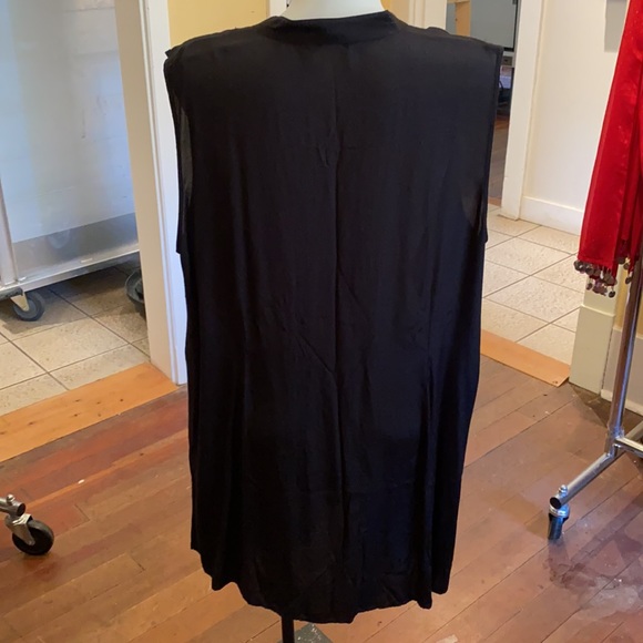 Light summer button up - Picture 2 of 2